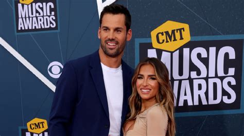 jesse james decker naked|Jessie James Decker shares throwback NUDE photo of husband。